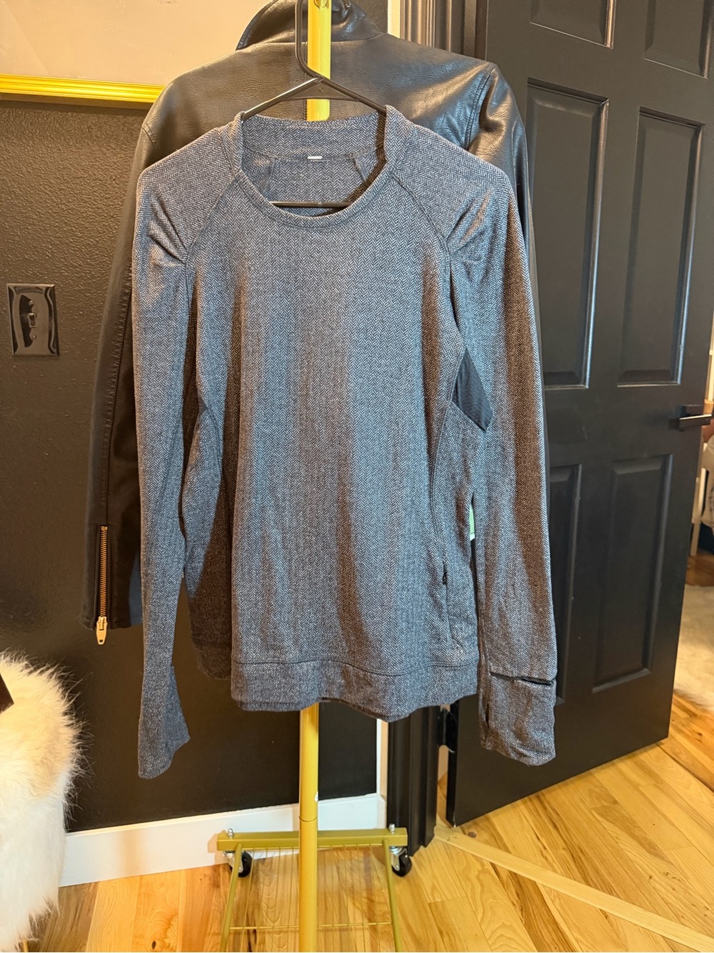 Women's lululemon houndstooth Long-Sleeve Performance Top